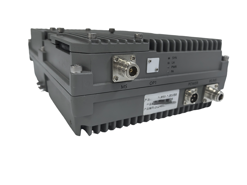  革吉三频手机信号接收器2000㎡